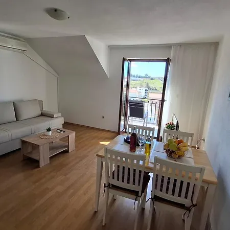 דירה A With Balcony And The Sea View *