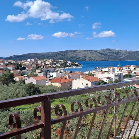 A With Balcony And The Sea View סגט ווראנייצה