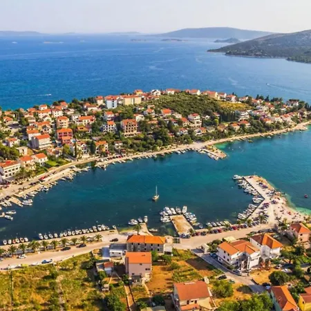 A With Balcony And The Sea View דירה