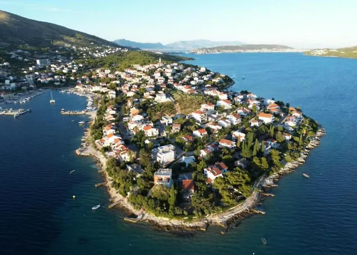 A With Balcony And The Sea View * Seget Vranjica